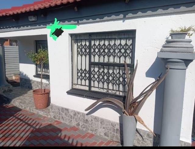 2 BEDROOM HOUSE FOR SALE IN ESSELEN PARK